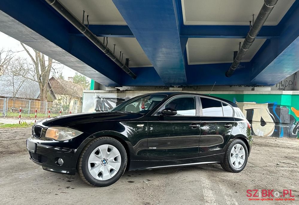 2005' BMW 1 Series 116I photo #4