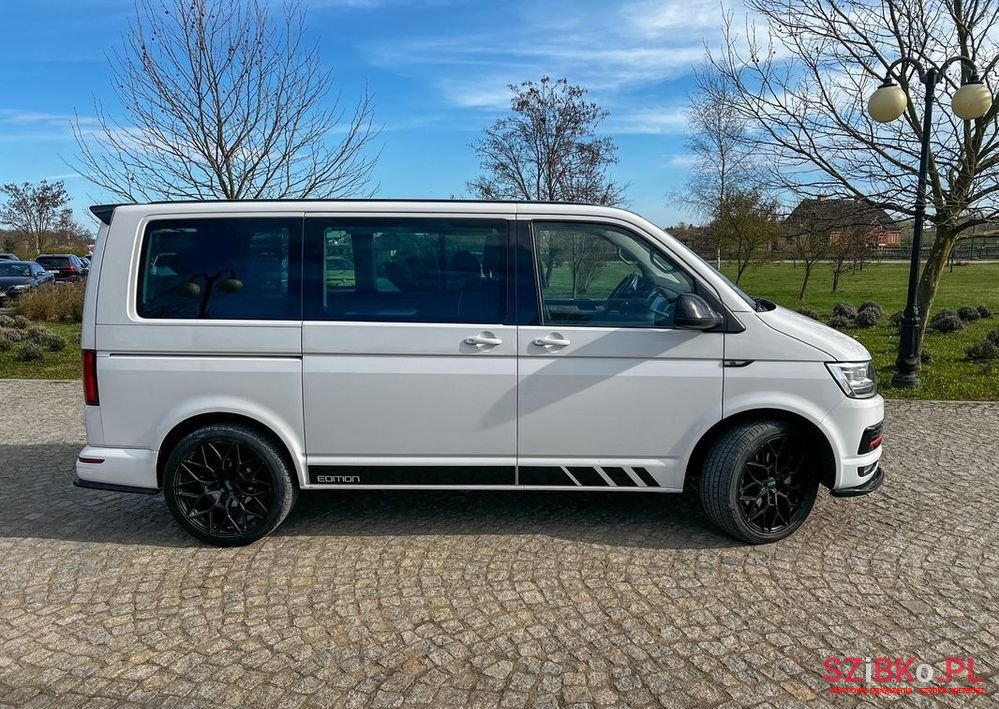 2018' Volkswagen Multivan photo #3