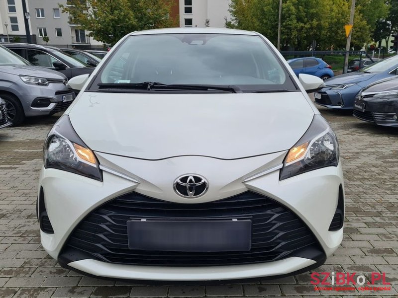 2017' Toyota Yaris photo #5