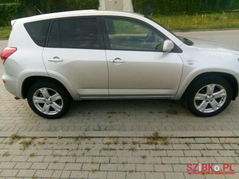 2006' Toyota RAV4 photo #2