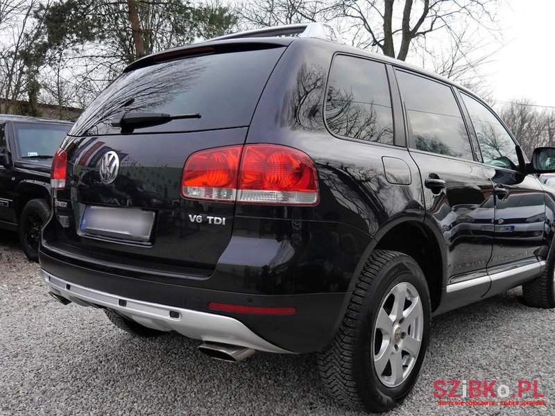 2005' Volkswagen Touareg photo #5