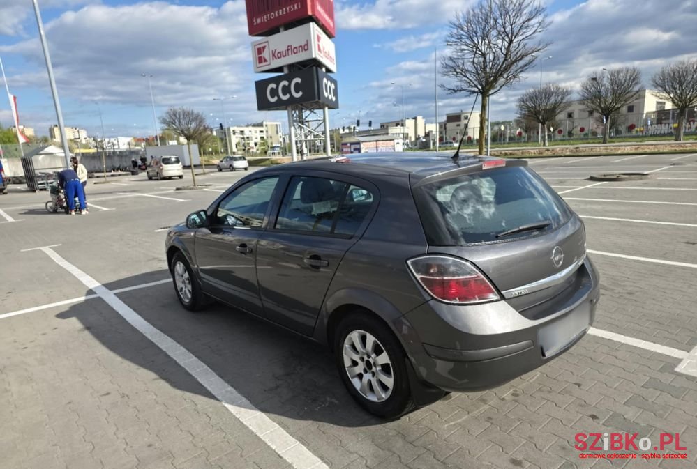 2011' Opel Astra 1.7 Cdti photo #5