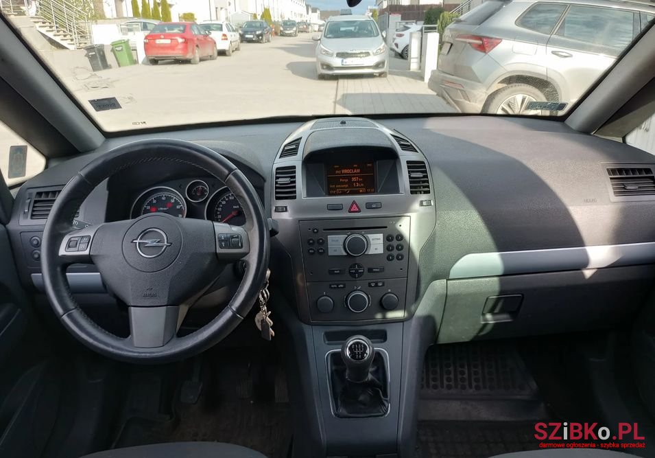 2005' Opel Zafira photo #4