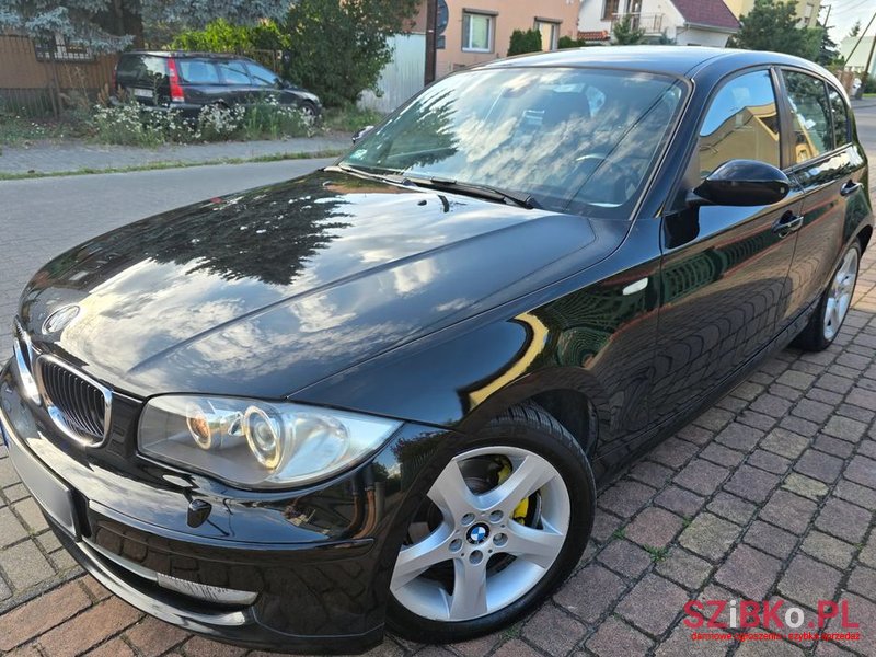 2007' BMW 1 Series 118D photo #3