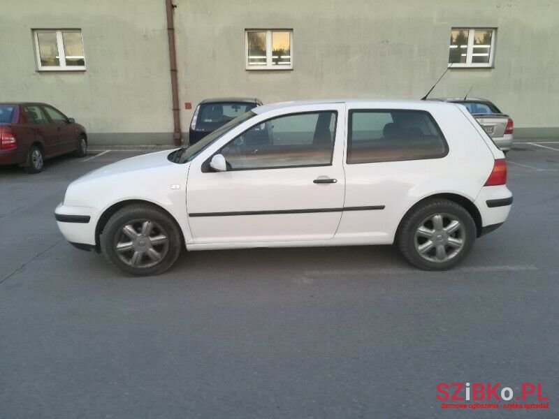 2000' Volkswagen Golf photo #3