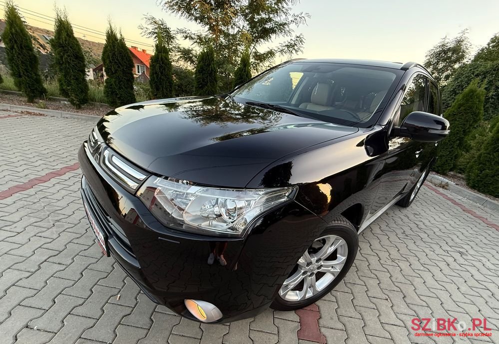 2012' Mitsubishi Outlander photo #4