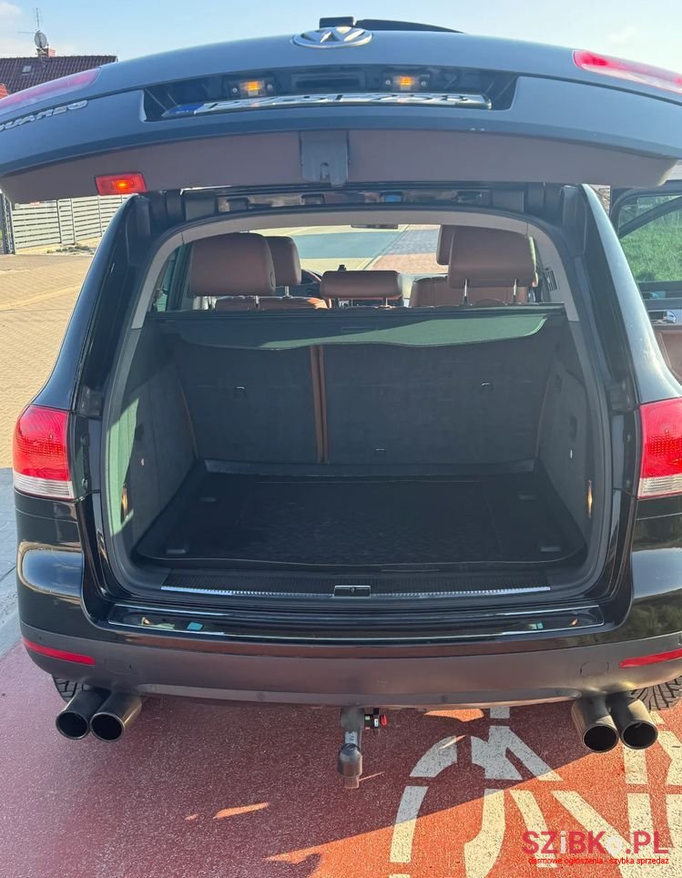 2005' Volkswagen Touareg photo #5