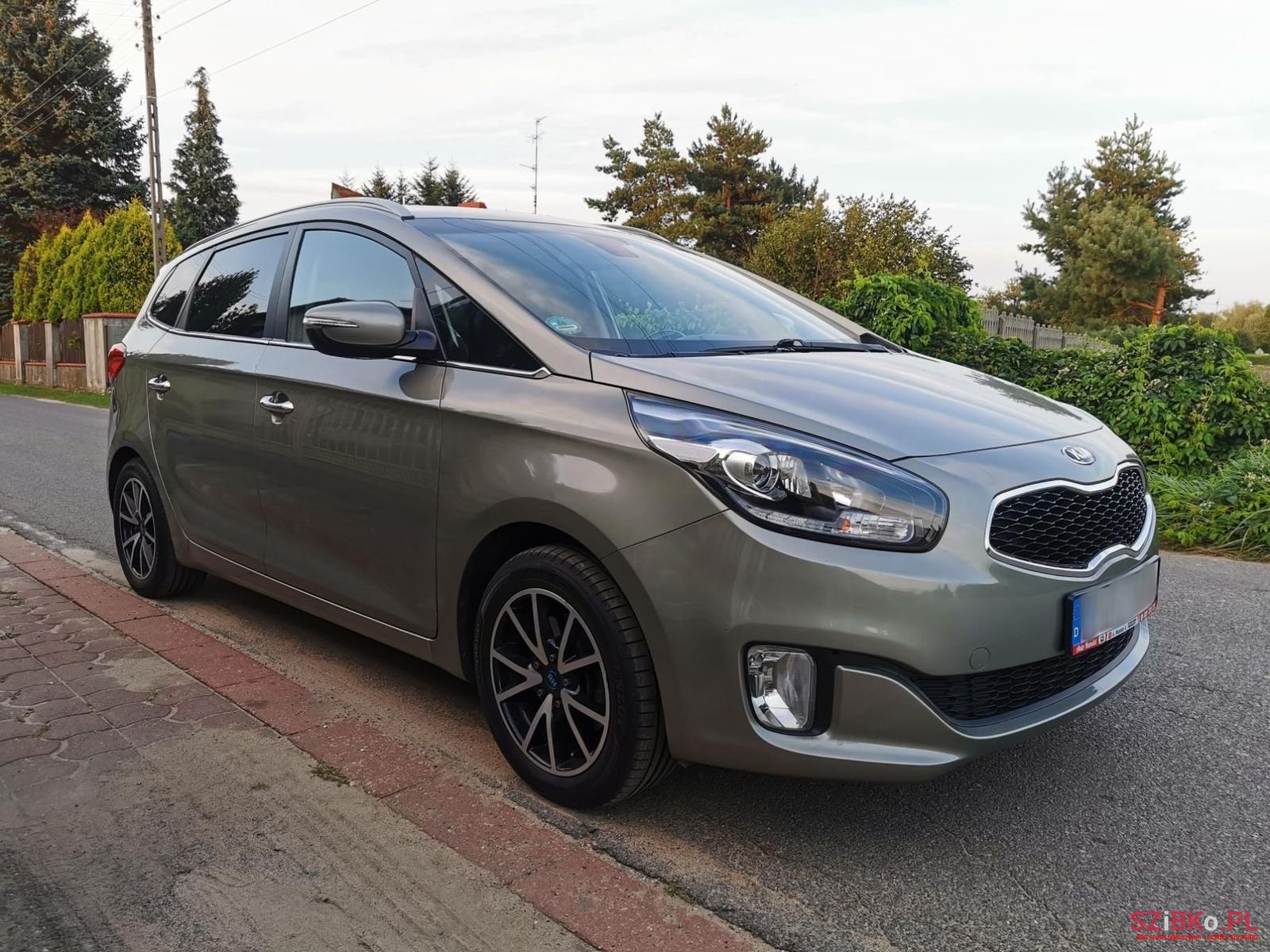 2014' Kia Carens photo #2