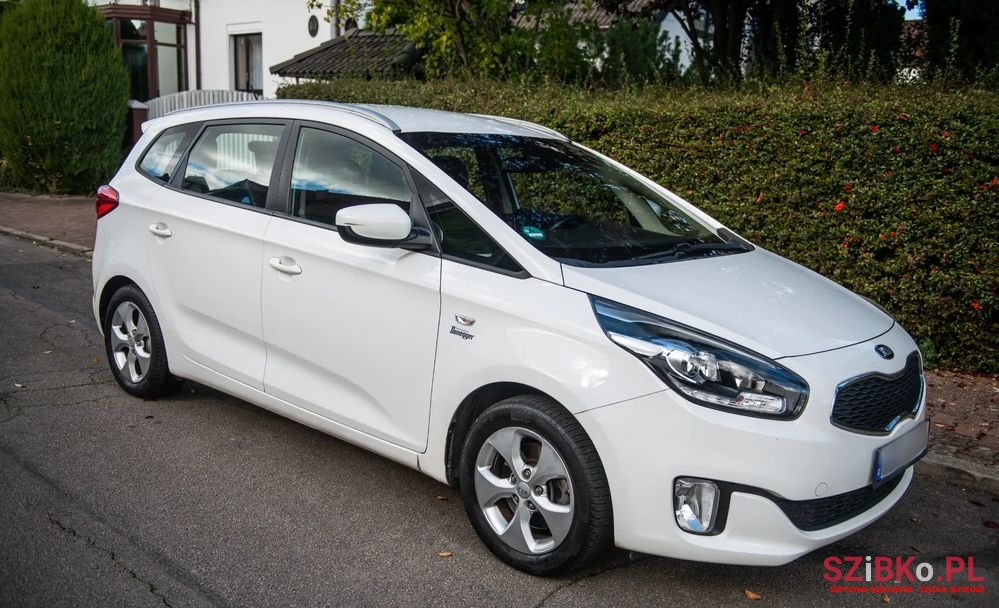 2014' Kia Carens photo #3