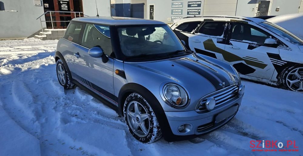 2007' MINI Cooper Standard photo #6