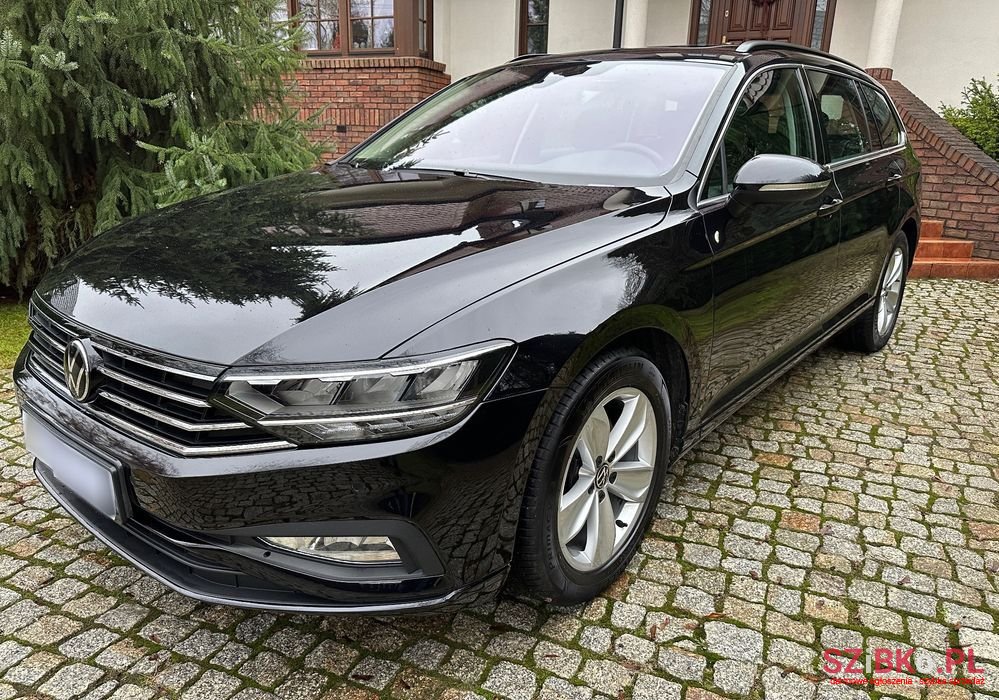2020' Volkswagen Passat photo #2
