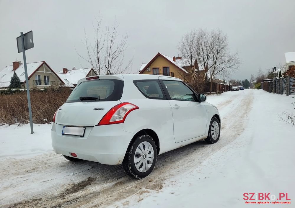 2011' Suzuki Swift 1.2 Comfort photo #3