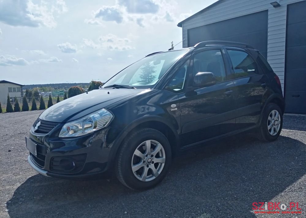 2011' Suzuki SX4 photo #5