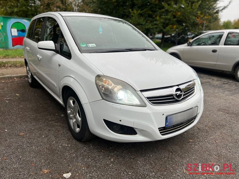 2008' Opel Zafira 1.7 Cdti 111 photo #1