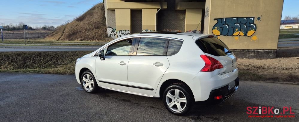 2012' Peugeot 3008 1.6 Hdi Premium photo #2