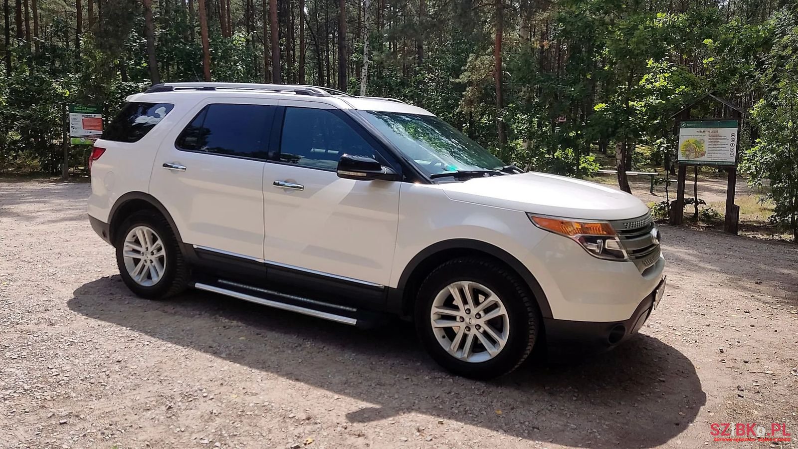 2012' Ford Explorer photo #4