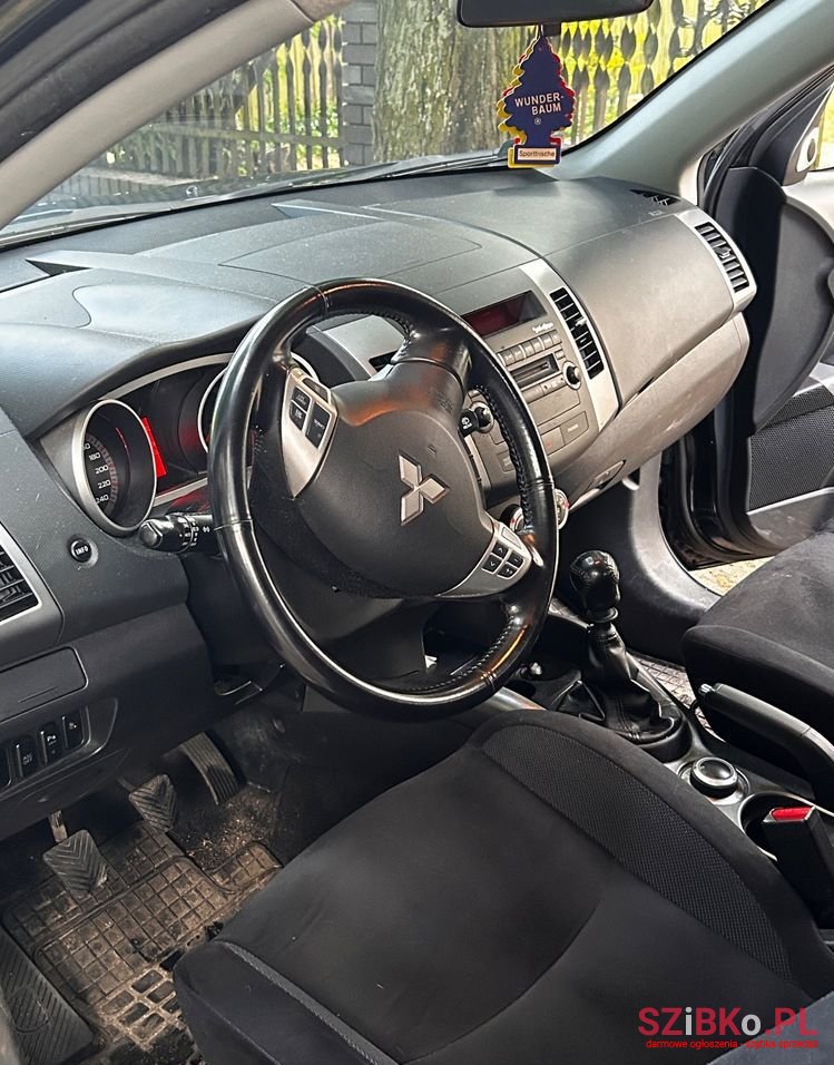 2009' Mitsubishi Outlander 2.0 Did Instyle photo #2