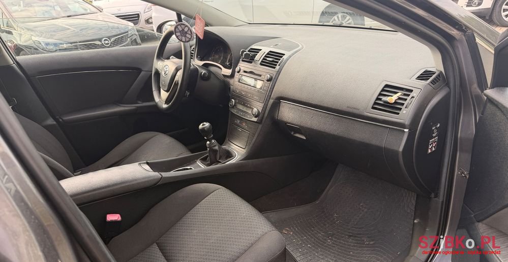 2010' Toyota Avensis photo #5