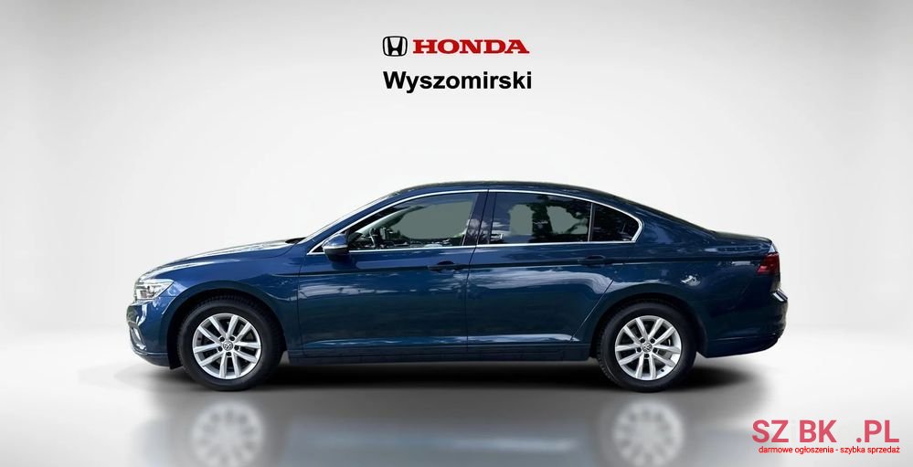 2019' Volkswagen Passat photo #2