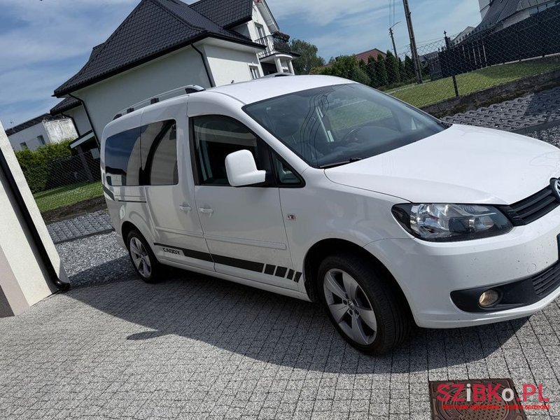 2011' Volkswagen Caddy photo #3