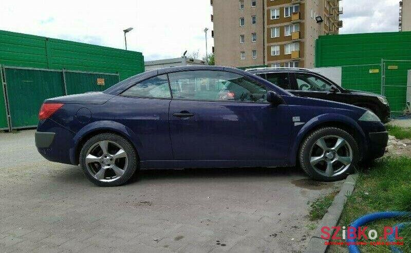 2008' Renault Megane photo #1