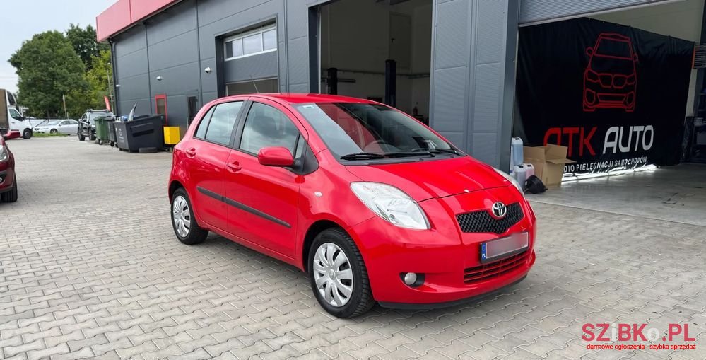 2008' Toyota Yaris 1.3 Luna photo #2