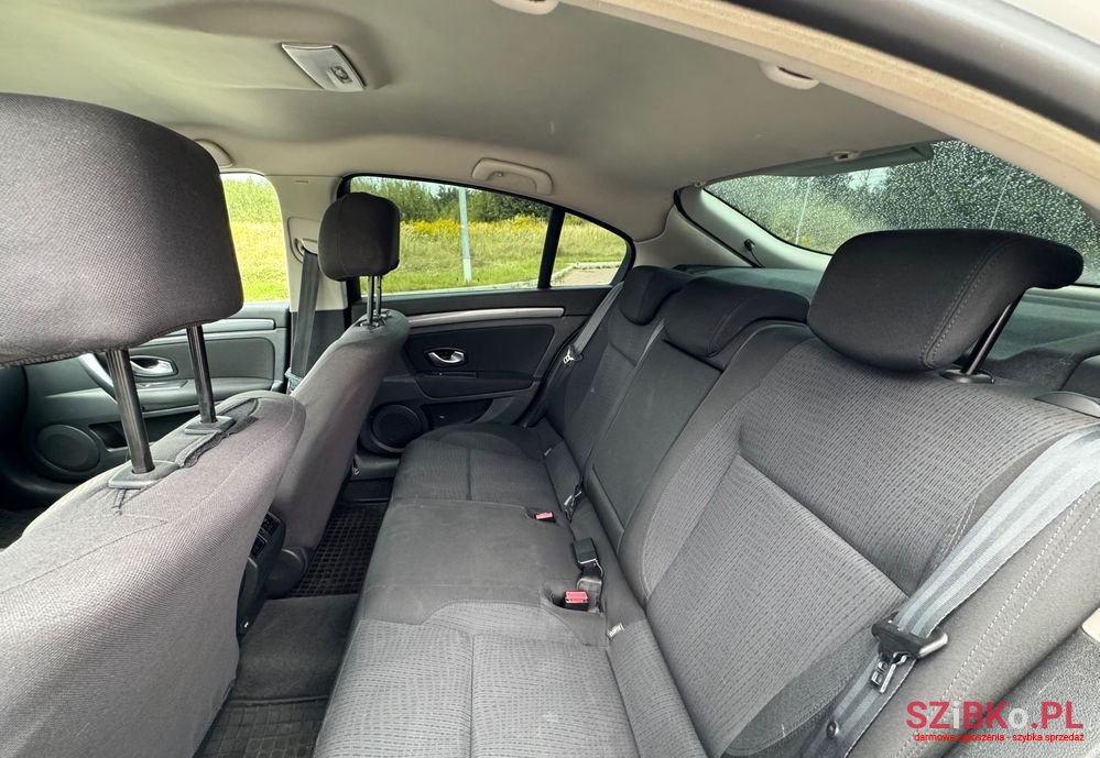 2010' Renault Laguna 2.0 Dci Authentique photo #6