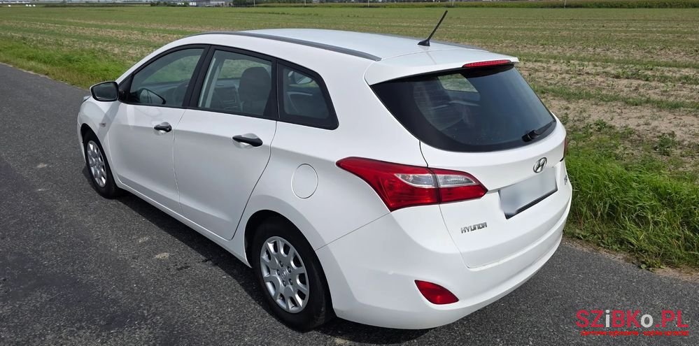 2013' Hyundai i30 1.4 Classic photo #2