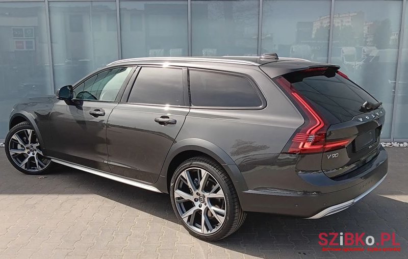 2023' Volvo V90 Cross Country photo #6