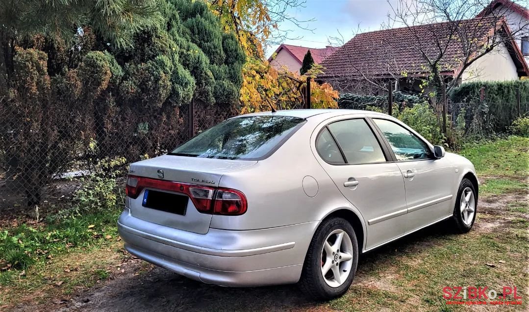 2001' SEAT Toledo photo #2
