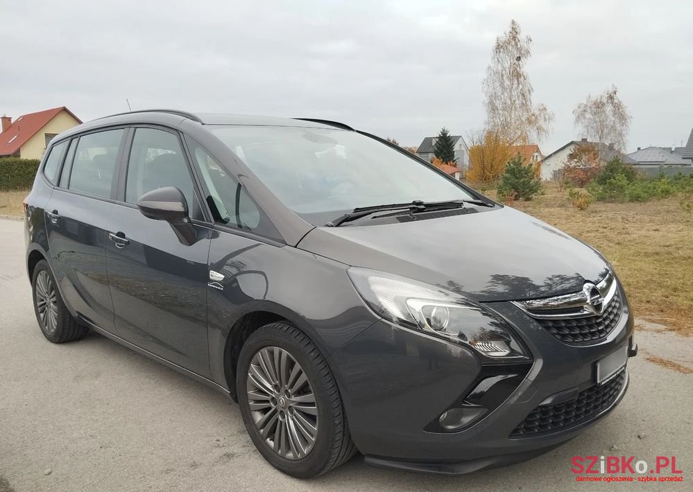 2013' Opel Zafira Tourer photo #1