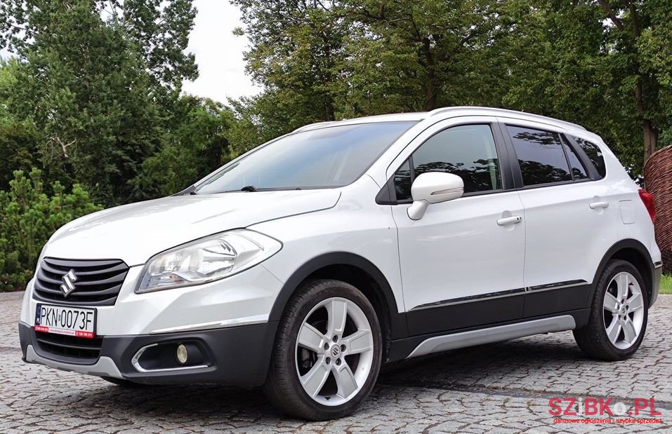 2013' Suzuki Sx4 S-Cross photo #2
