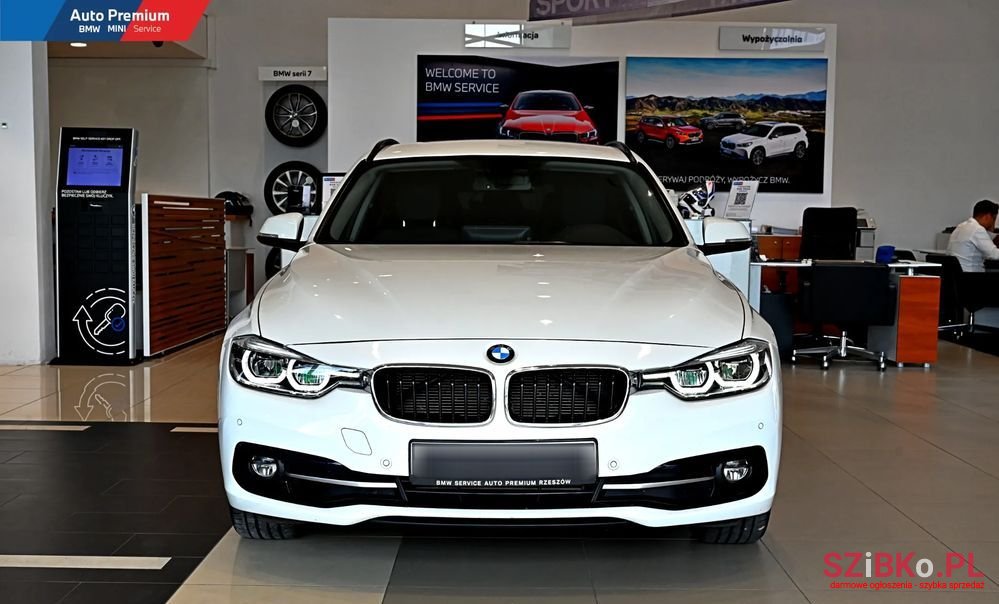 2017' BMW 3 Series 320D photo #2