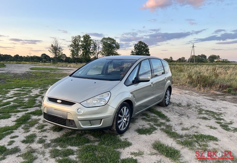 2009' Ford S-Max 2.0 Trend photo #1