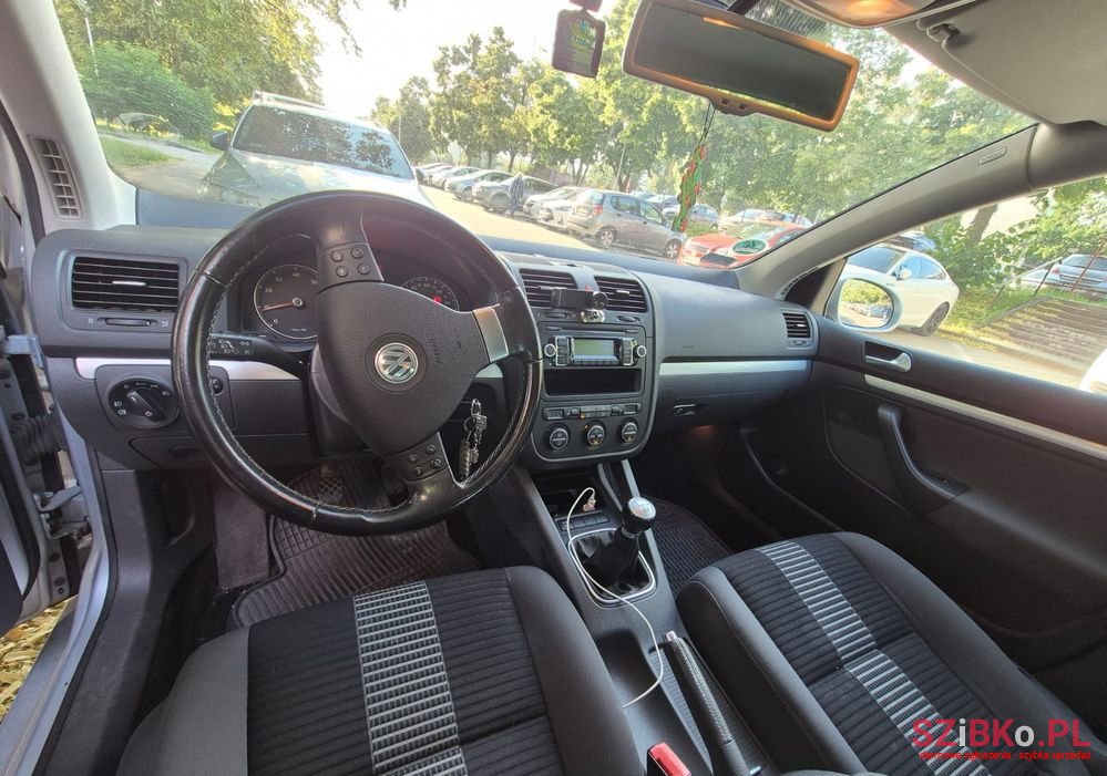 2008' Volkswagen Golf 1.6 United photo #5