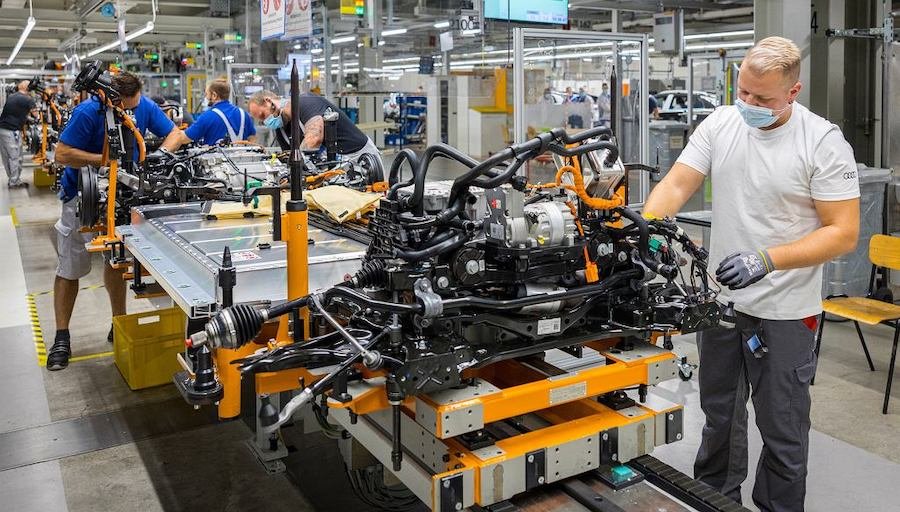 Dostawca niemieckich koncernów motoryzacyjnych upada. Trzy banki cofnęły kredyty