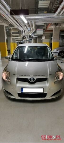 2007' Toyota Auris photo #2