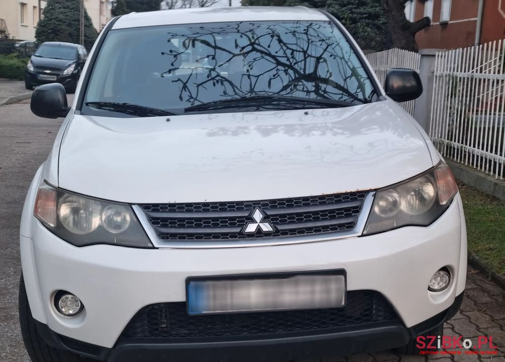 2008' Mitsubishi Outlander photo #1