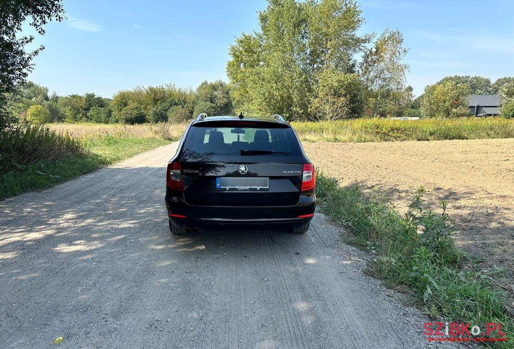 2014' Skoda Superb photo #4