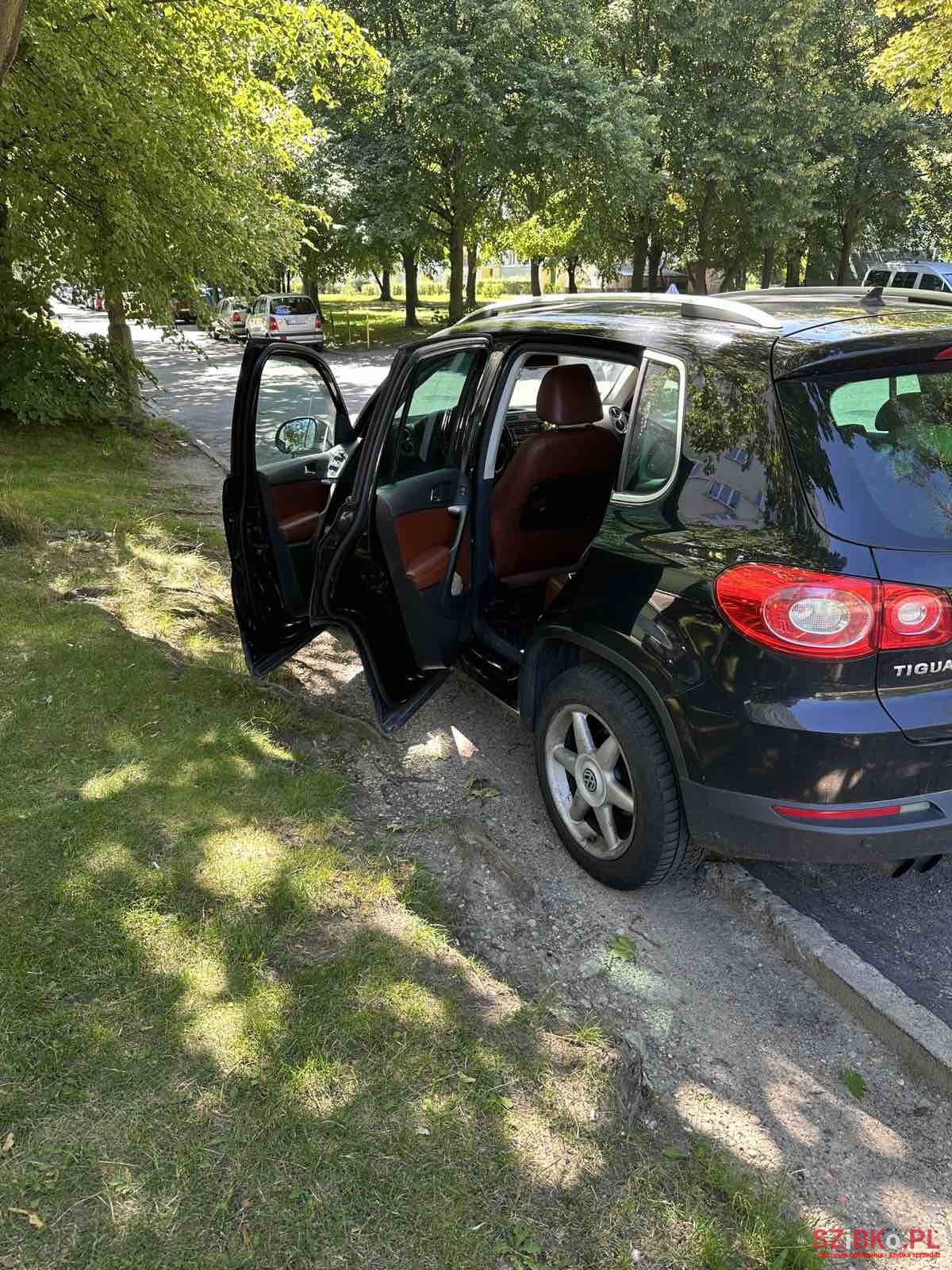 2008' Volkswagen Tiguan photo #1