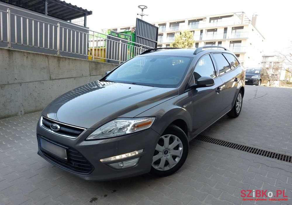 2011' Ford Mondeo photo #2