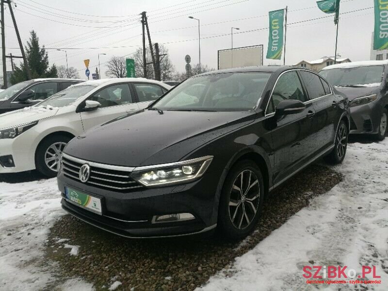 2016' Volkswagen Passat photo #1