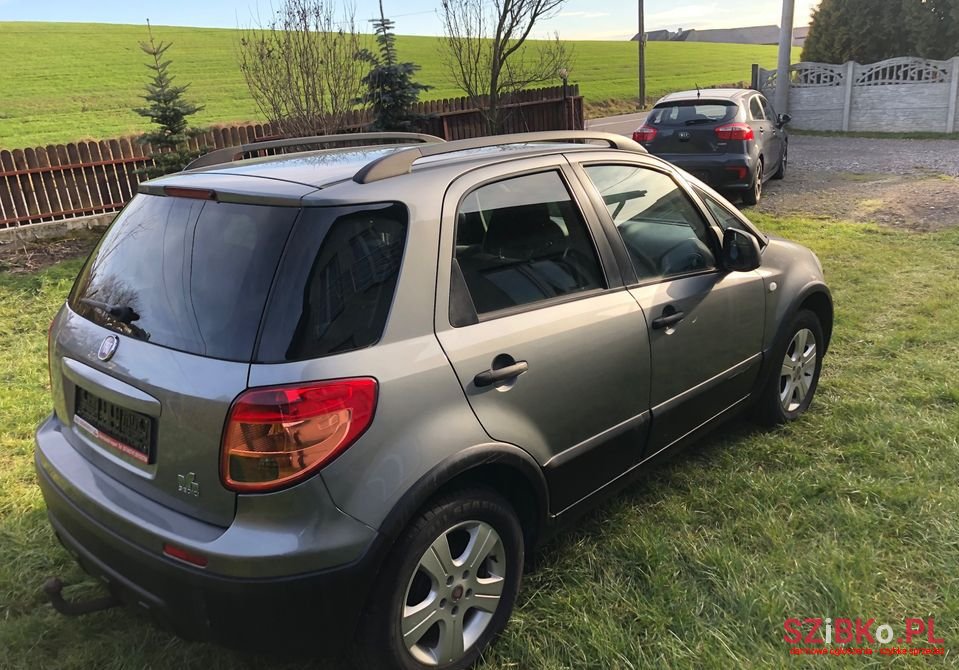 2009' Fiat Sedici photo #5