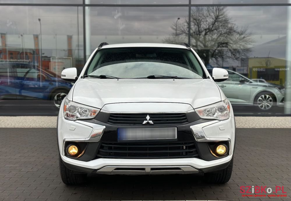 2017' Mitsubishi ASX photo #2