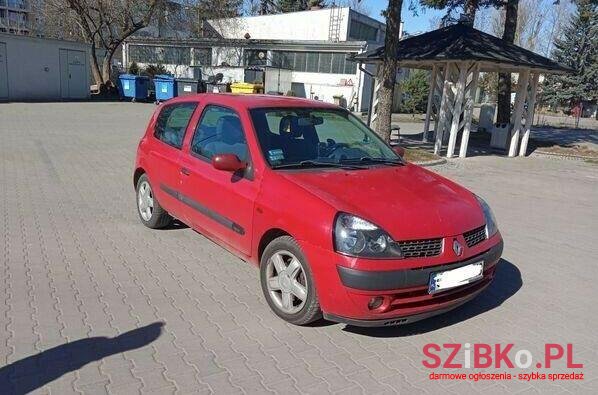 2002' Renault Clio photo #1