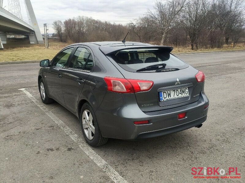 2010' Mitsubishi Lancer photo #3