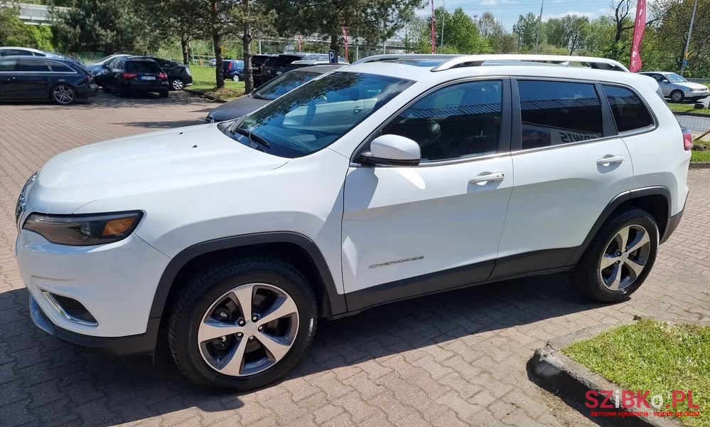 2019' Jeep Cherokee photo #2