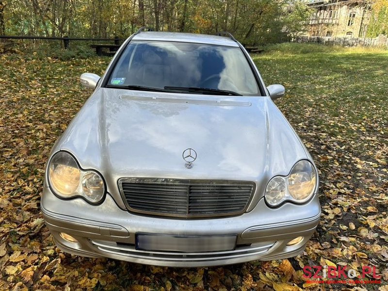 2005' Mercedes-Benz C-Class photo #3