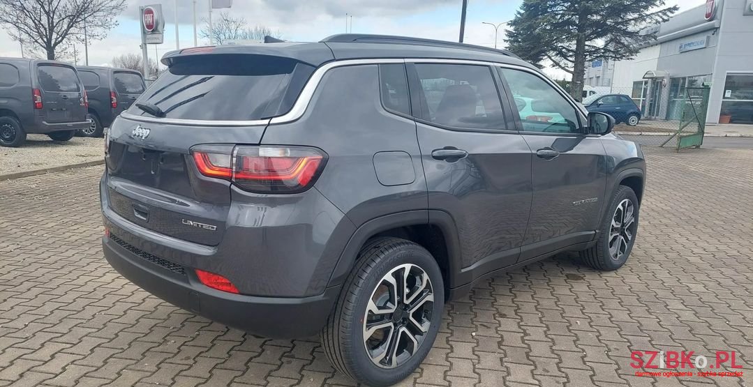 2023' Jeep Compass photo #2