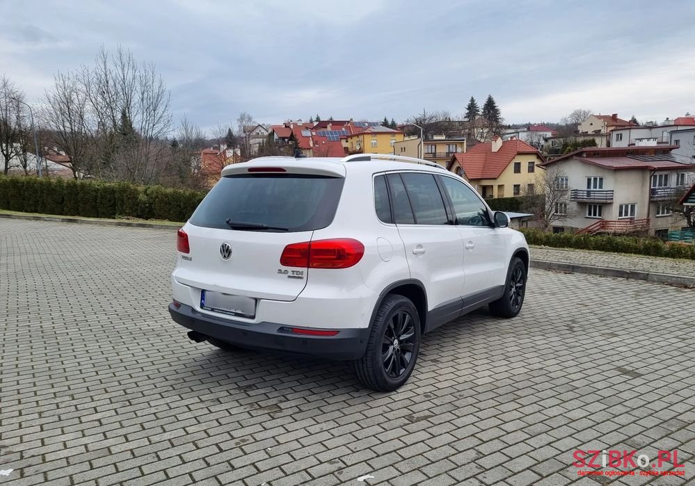 2012' Volkswagen Tiguan photo #5